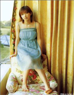 Maki Gotô feet photo 14