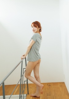 Maki Gotô feet photo 5