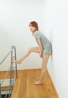 Maki Gotô feet photo 2