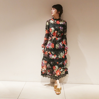 Maki Gotô feet photo 1