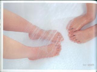 Maki Horikita feet photo 10