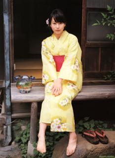 Maki Horikita feet photo 2