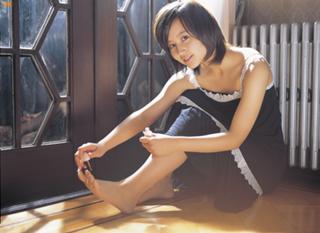 Maki Horikita feet photo 13
