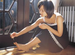 Maki Horikita feet photo 10