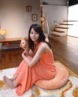 Maki Horikita feet photo 11