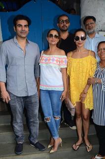 Malaika Arora feet photo thumbnail