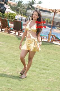 Malaika Arora feet photo thumbnail