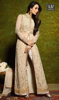 Malaika Arora feet photo thumbnail