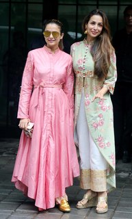 Malaika Arora feet photo thumbnail
