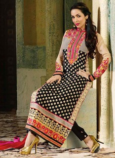 Malaika Arora feet photo thumbnail