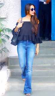 Malaika Arora feet photo thumbnail