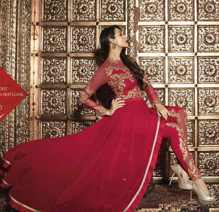 Malaika Arora feet photo thumbnail