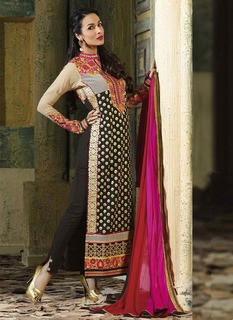 Malaika Arora feet photo thumbnail