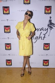 Malaika Arora feet photo thumbnail
