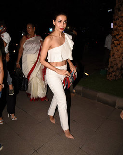 Malaika Arora feet photo thumbnail