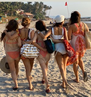 Malaika Arora feet photo thumbnail