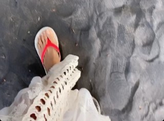 Malaika Arora feet photo thumbnail