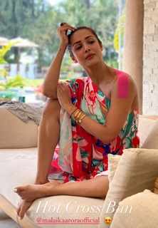 Malaika Arora feet photo thumbnail