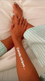 Malaika Arora feet photo thumbnail