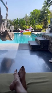Malaika Arora feet photo thumbnail