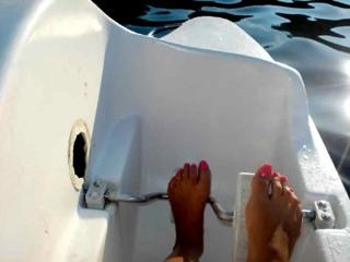 Malaika Arora feet photo thumbnail