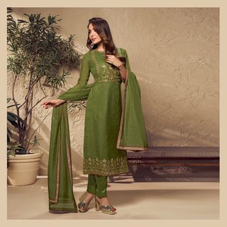 Malaika Arora feet photo thumbnail