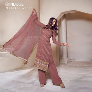 Malaika Arora feet photo thumbnail