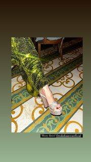 Malaika Arora feet photo thumbnail