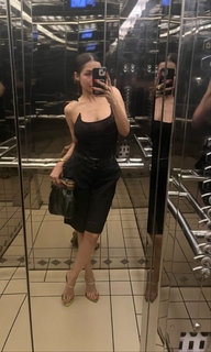 Malaika Arora feet photo thumbnail