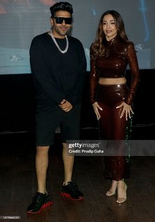 Malaika Arora feet photo thumbnail