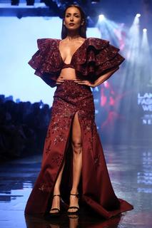 Malaika Arora feet photo thumbnail
