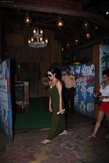 Malaika Arora feet photo thumbnail