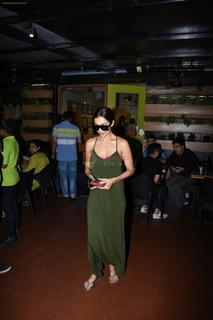 Malaika Arora feet photo thumbnail