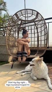 Malaika Arora feet photo thumbnail