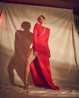Malaika Arora feet photo thumbnail
