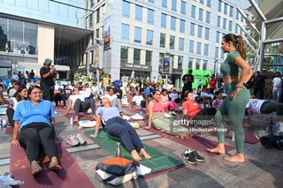 Malaika Arora feet photo thumbnail