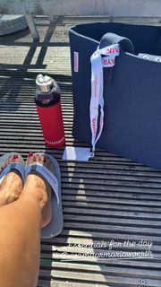 Malaika Arora feet photo thumbnail