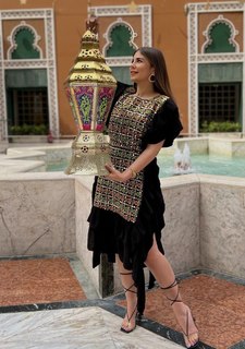 Malak Koura feet photo thumbnail