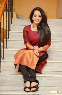 Malavika Menon feet photo 3