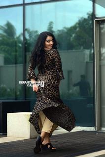 Malavika Menon feet photo 17