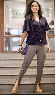Malavika Menon feet photo 11