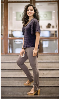Malavika Menon feet photo 9
