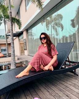 Malavika Menon feet photo 12