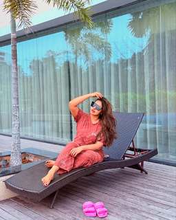Malavika Menon feet photo 10