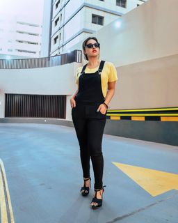 Malavika Menon feet photo 5