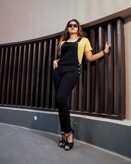 Malavika Menon feet photo 4