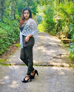 Malavika Menon feet photo 3