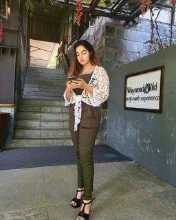 Malavika Menon feet photo 2