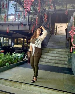 Malavika Menon feet photo 20