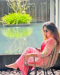 Malavika Menon feet photo 4